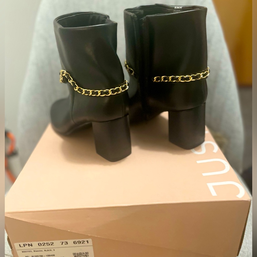 Just Fab Blanche Booties